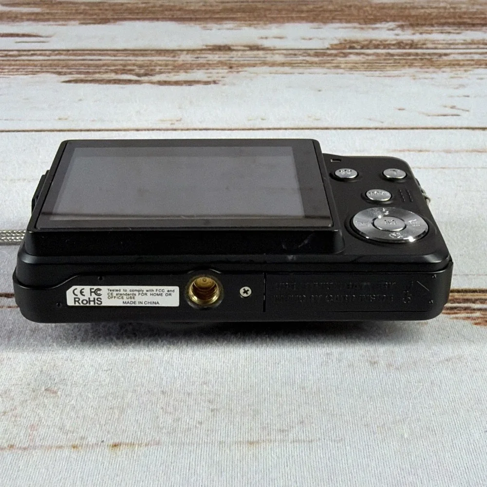 Qiilu Qiiluex1A6Gzfqk Digital Point & Shoot Camera w/ Battery Used